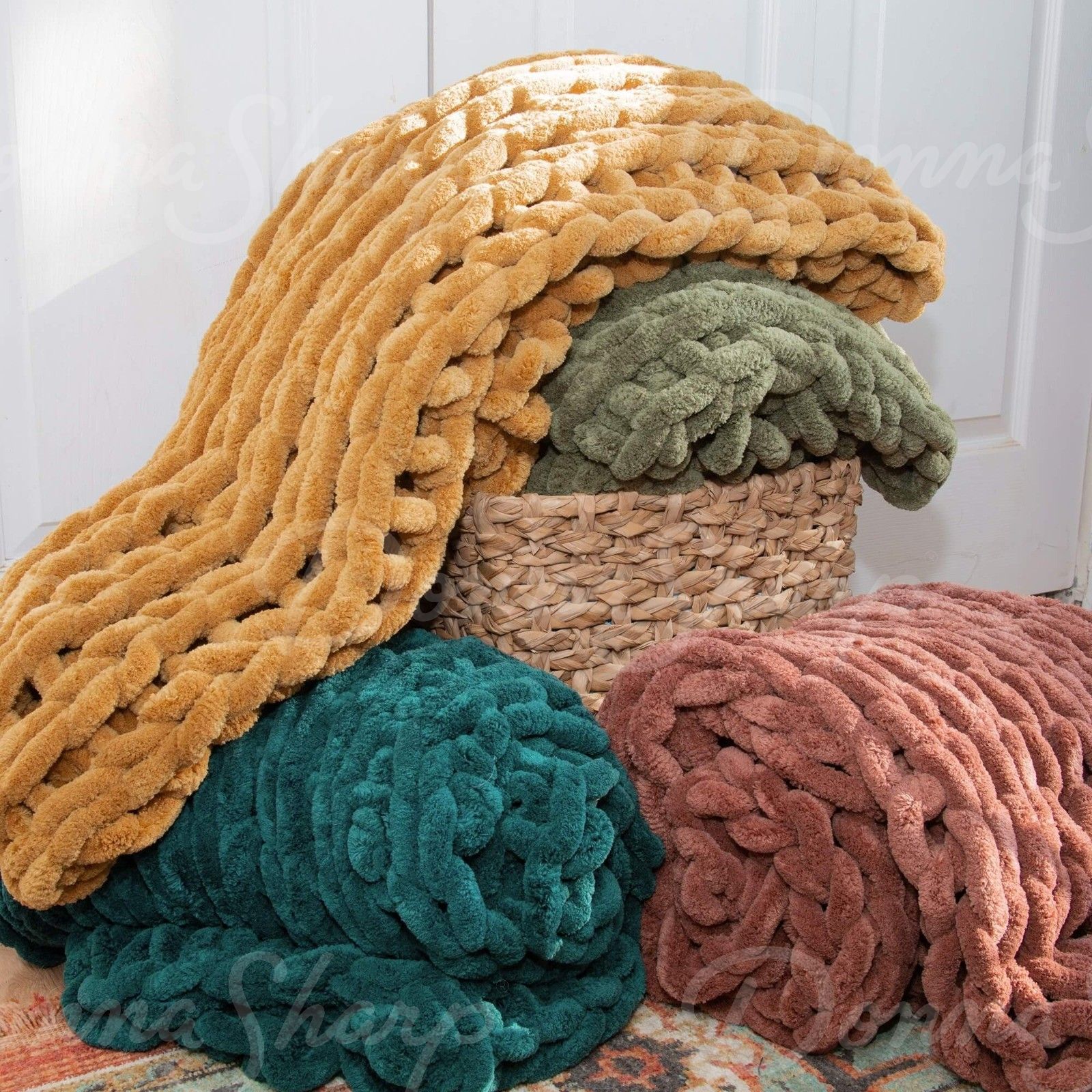 Donna Sharp - Your Lifestyle Chenille Chunky Knit Throws