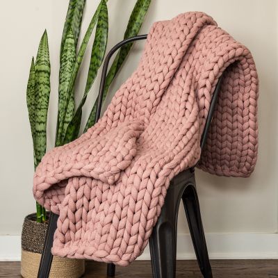 Throw, Chunky Knitted (Mauve)